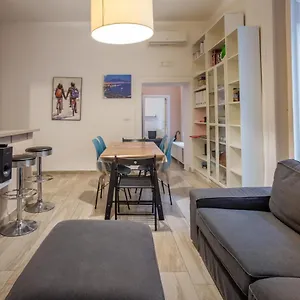 https://napoli-flats-toledo.hotels-amalfi.com