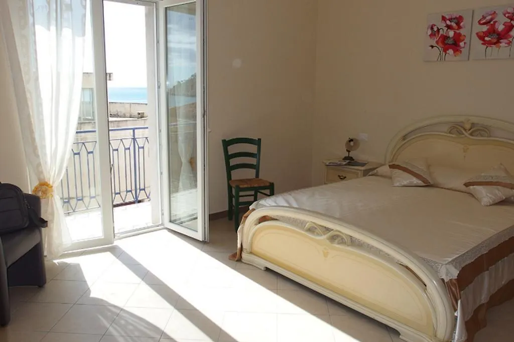 Holiday Rentals Taormina 0*,